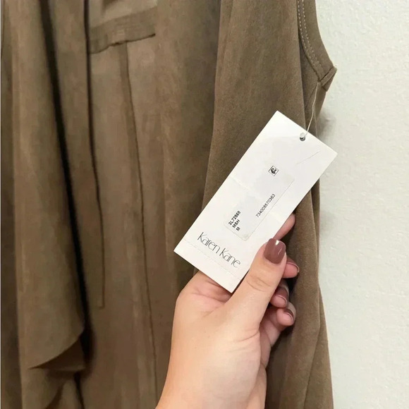 Women's Brown Sleeveless Jacket - Picture 4 of 7